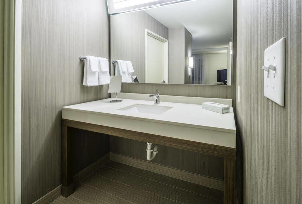 Hotel Medical Center Drive Largo